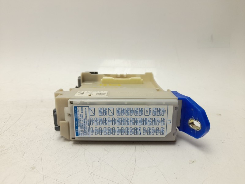 Recambio de caja reles / fusibles para toyota land cruiser prado (_j15_) 2.8 d-4d (gdj155, gdj150) referencia OEM IAM  827306024