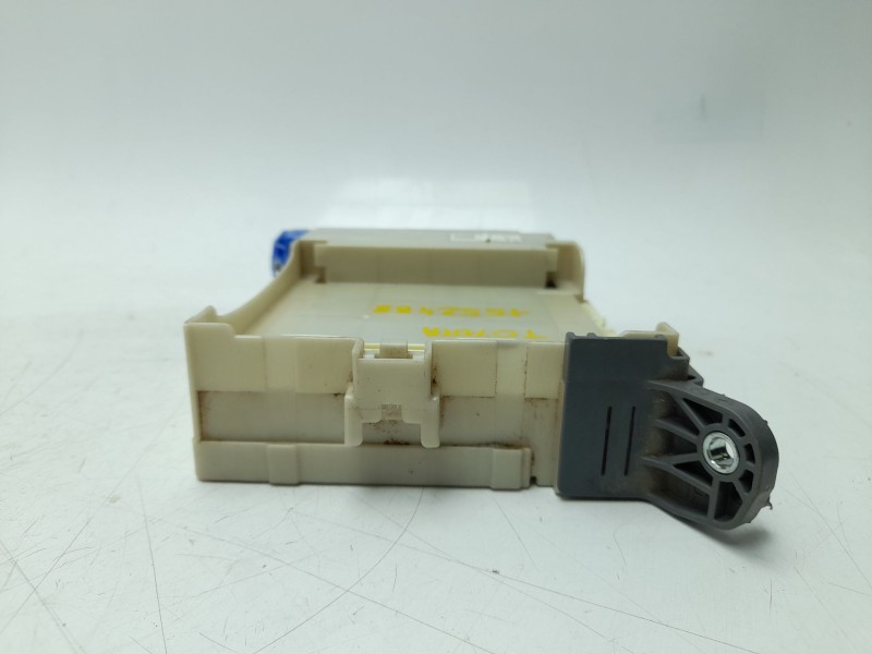 Recambio de caja reles / fusibles para toyota land cruiser prado (_j15_) 2.8 d-4d (gdj155, gdj150) referencia OEM IAM  827306024