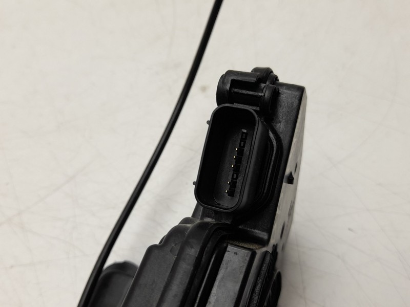 Recambio de cerradura puerta delantera derecha para kia ev9 100 gt-line awd referencia OEM IAM  81320DO010 