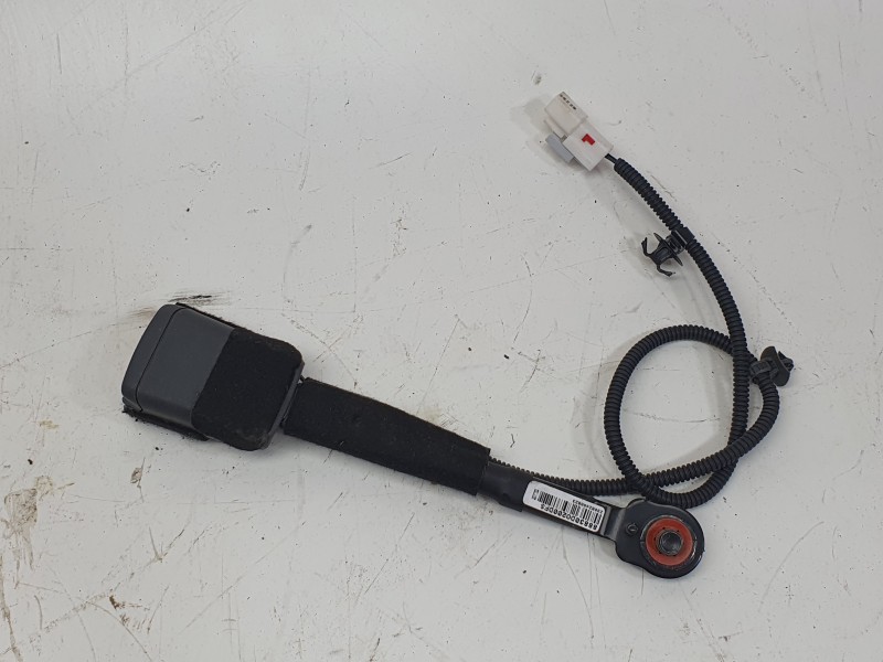 Recambio de enganche cinturon delantero izquierdo para kia ev9 100 gt-line awd referencia OEM IAM  88830DO200DFS 
