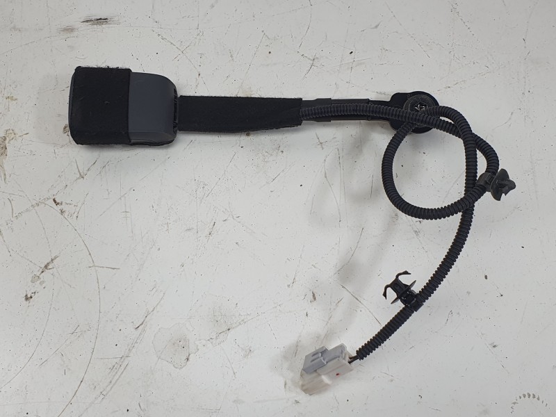 Recambio de enganche cinturon delantero izquierdo para kia ev9 100 gt-line awd referencia OEM IAM  88830DO200DFS 