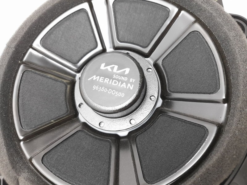Recambio de subwoofer para kia ev9 100 gt-line awd referencia OEM IAM  96380DO500 