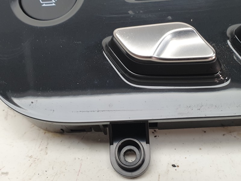 Recambio de mando asiento trasero izquierdo para kia ev9 100 gt-line awd referencia OEM IAM  89977DO200 