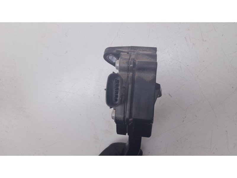 Recambio de potenciometro pedal para toyota land cruiser prado (_j15_) 2.8 d-4d (gdj155, gdj150) referencia OEM IAM 1988001630 7
