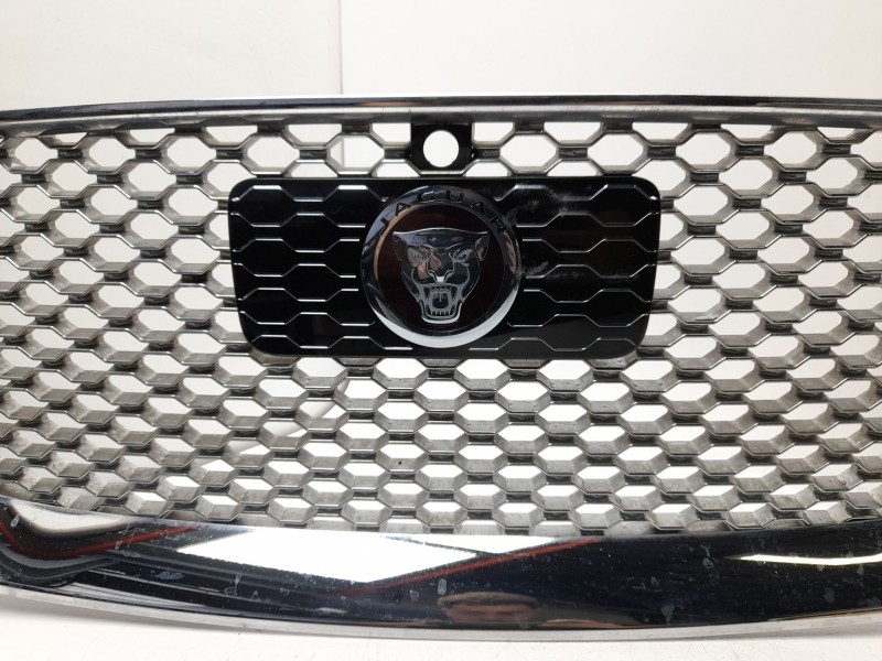 Recambio de rejilla delantera para jaguar xj (x351) 3.0 sdv6 referencia OEM IAM  FW93018K28 