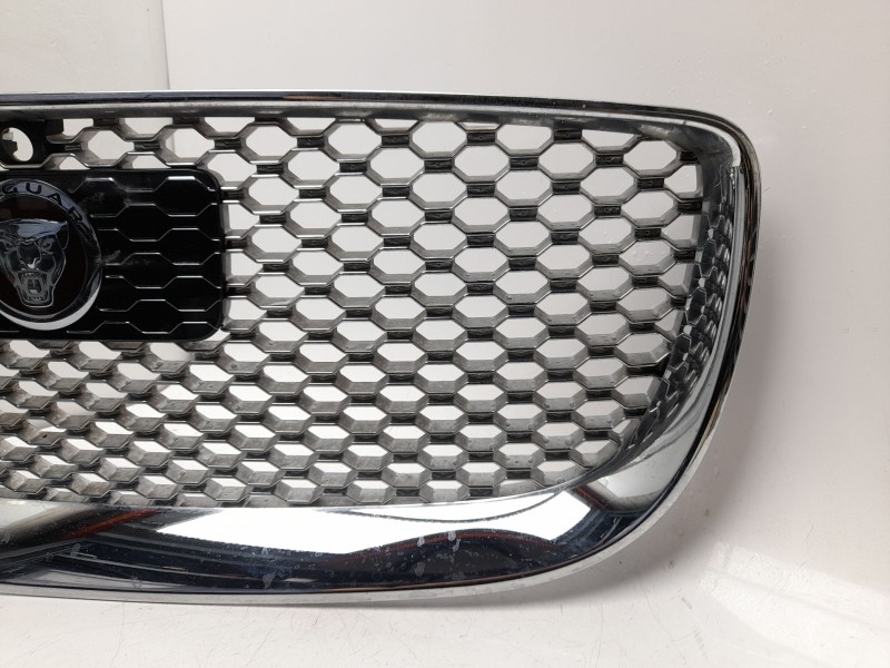 Recambio de rejilla delantera para jaguar xj (x351) 3.0 sdv6 referencia OEM IAM  FW93018K28 