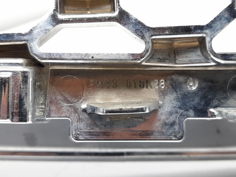 Recambio de rejilla delantera para jaguar xj (x351) 3.0 sdv6 referencia OEM IAM  FW93018K28 