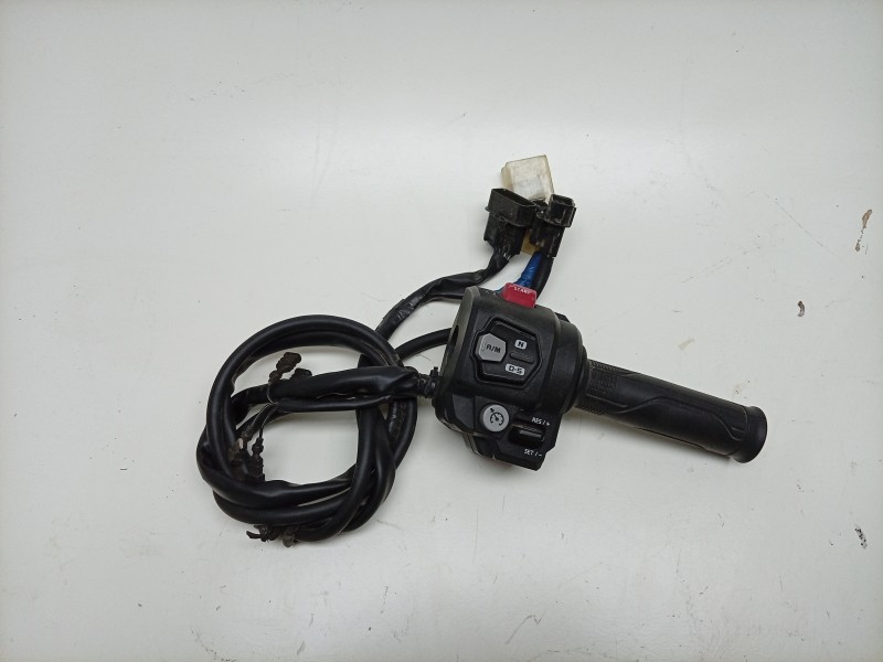 Recambio de piña luces derecha para honda crf 1100l africa twin africa twin referencia OEM IAM 35135MKSE21 35135MKSE21 