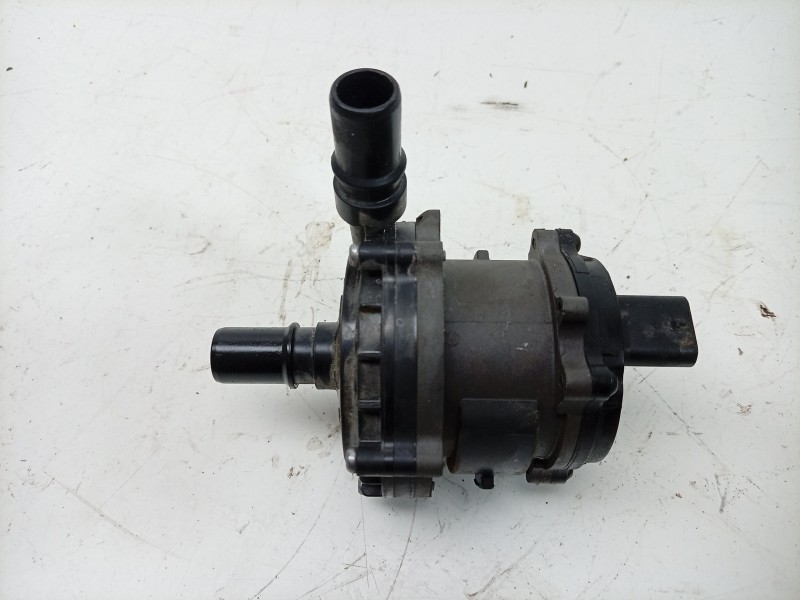 Recambio de bomba agua para kia ev9 100 gt-line awd referencia OEM IAM  369000EKM0 