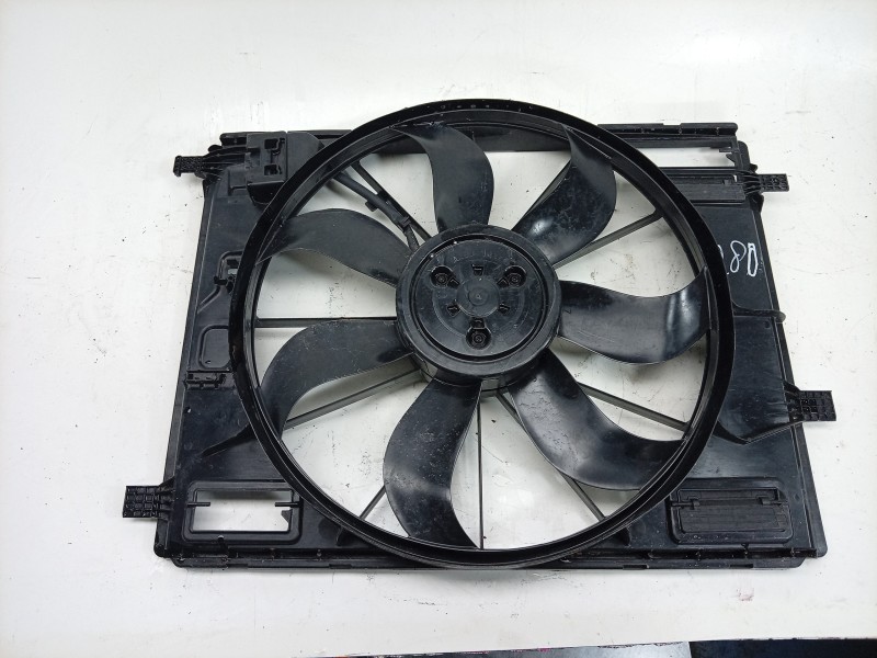 Recambio de electroventilador para mercedes-benz cle cle 220d referencia OEM IAM 3135104268 A0999060202 