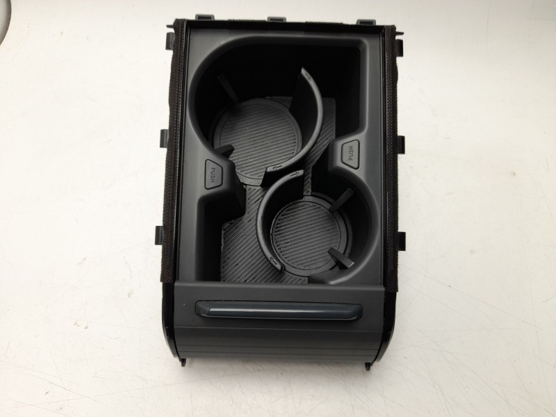 Recambio de guantera para kia ev9 100 gt-line awd referencia OEM IAM  84670DO000DFS 