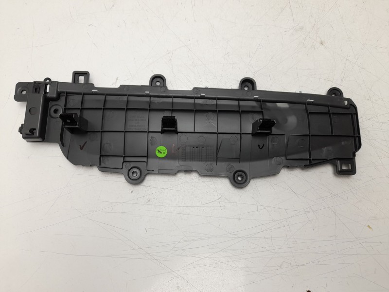 Recambio de moldura para kia ev9 100 gt-line awd referencia OEM IAM  B5633528101 