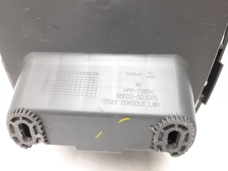 Recambio de moldura para kia ev9 100 gt-line awd referencia OEM IAM  B5633501025 