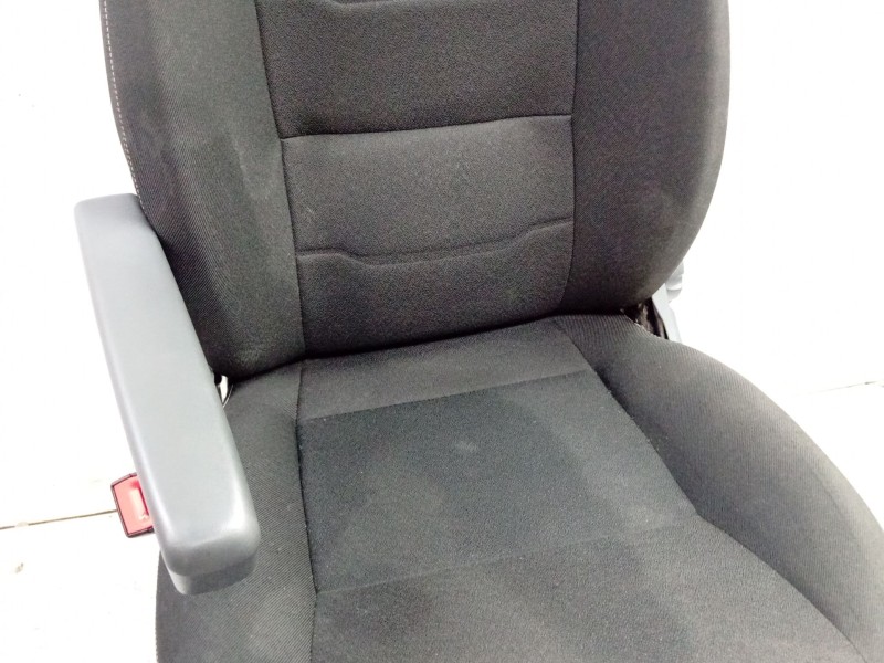 Recambio de asiento delantero izquierdo para toyota proace max referencia OEM IAM  1612590480 