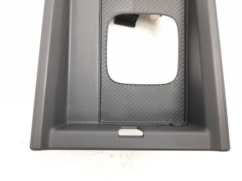 Recambio de moldura para kia ev9 100 gt-line awd referencia OEM IAM  B5632516051 