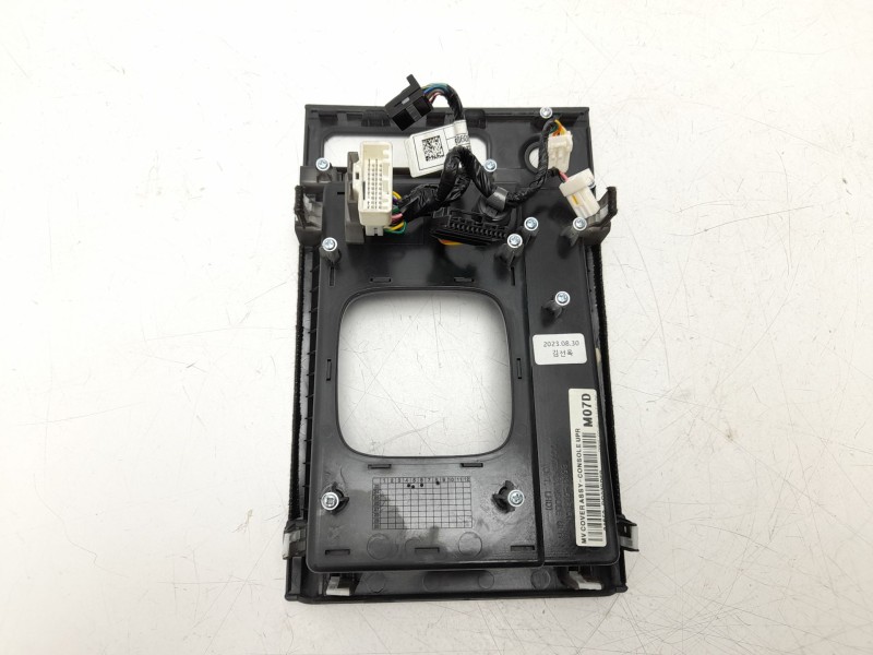 Recambio de moldura para kia ev9 100 gt-line awd referencia OEM IAM  B5632516051 