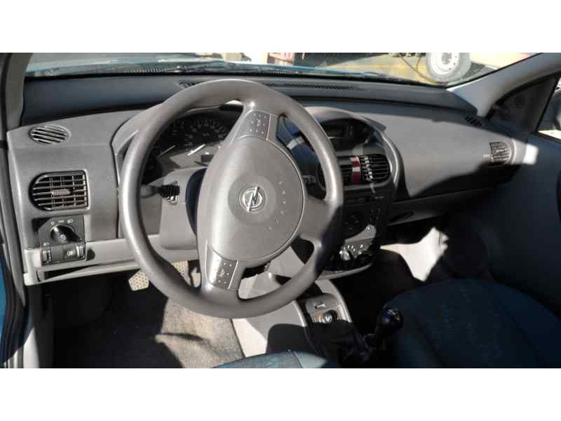 opel corsa c del año 2001