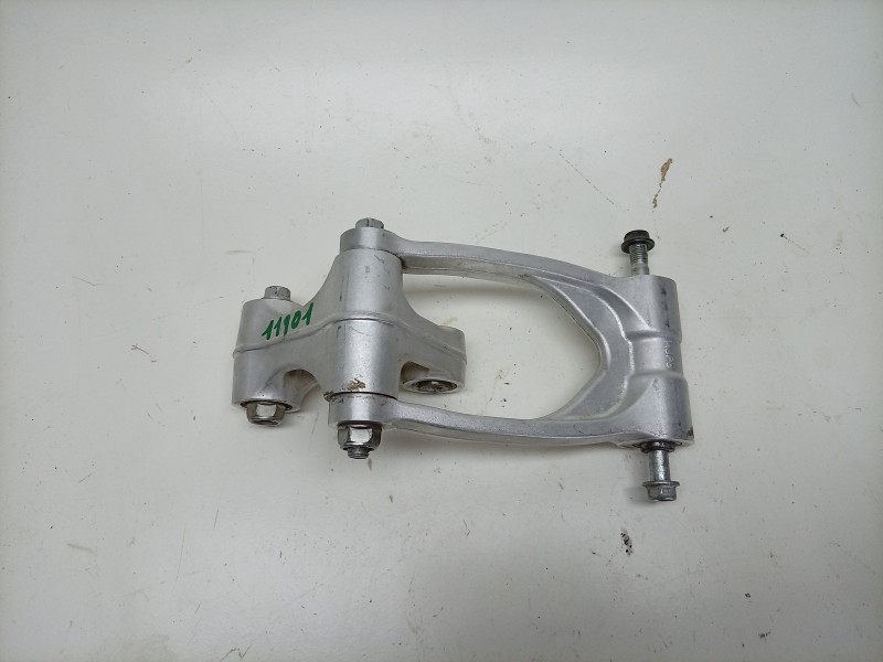 Recambio de basculante para honda crf 1100l africa twin africa twin referencia OEM IAM  52465MKKD00 