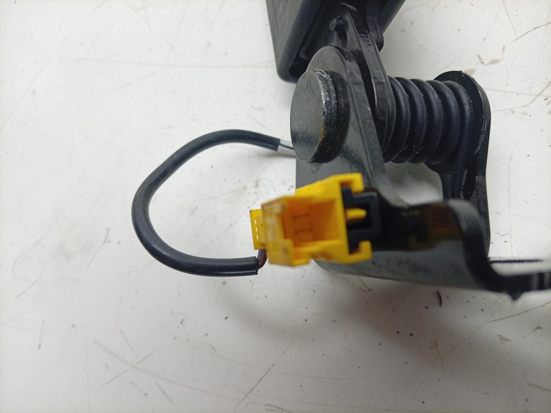 Recambio de enganche cinturon trasero izquierdo para mercedes-benz clase cla (w117) cla 200 cdi (117.308) referencia OEM IAM  A1