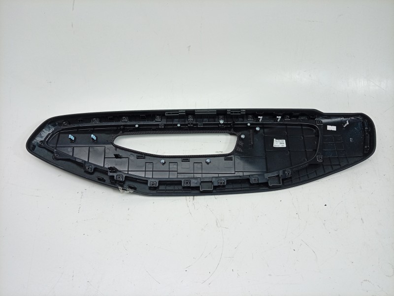 Recambio de moldura para kia ev9 100 gt-line awd referencia OEM IAM  84615DO110ROD 