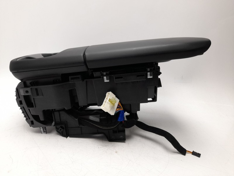 Recambio de apoyabrazos central para kia ev9 100 gt-line awd referencia OEM IAM  84660DO000NJR 