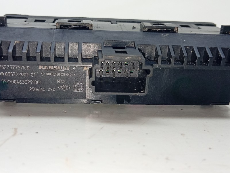 Recambio de mando multifuncion para renault captur e-tech hybrid referencia OEM IAM  252737757R 