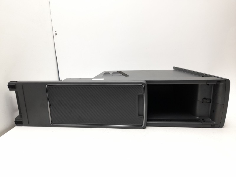 Recambio de apoyabrazos central para kia ev9 100 gt-line awd referencia OEM IAM  84635DO000 