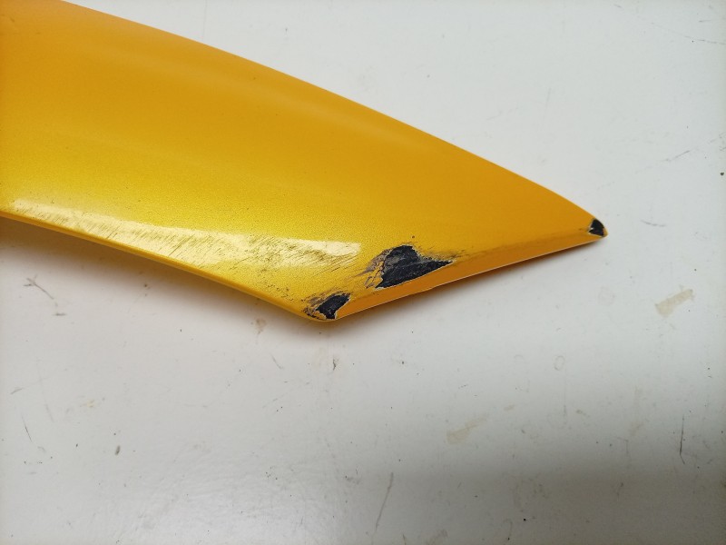 Recambio de quilla derecha para triumph street triple 765 rs street triple 765 rs referencia OEM IAM  2317055 