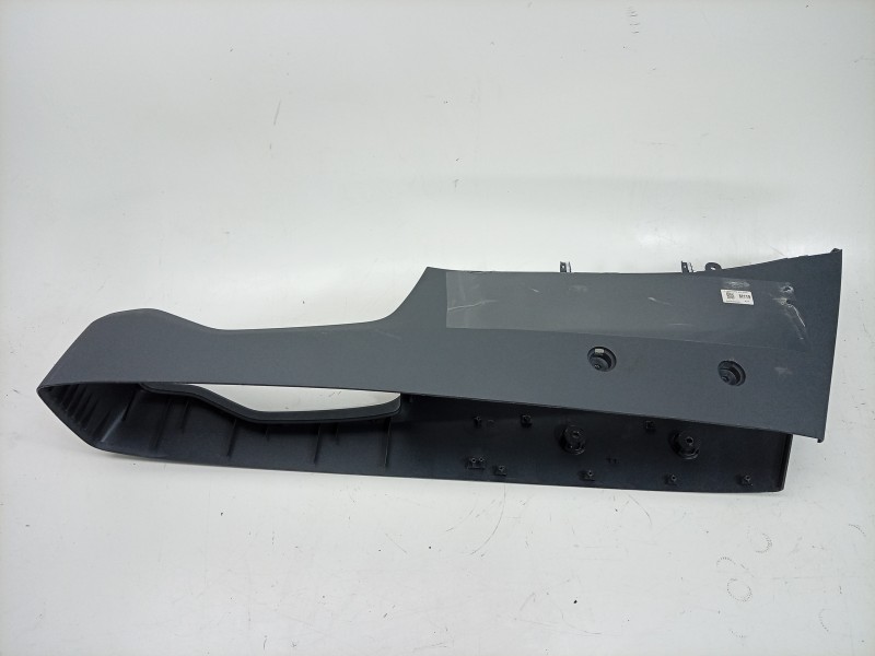 Recambio de moldura para kia ev9 100 gt-line awd referencia OEM IAM  84611DO000 