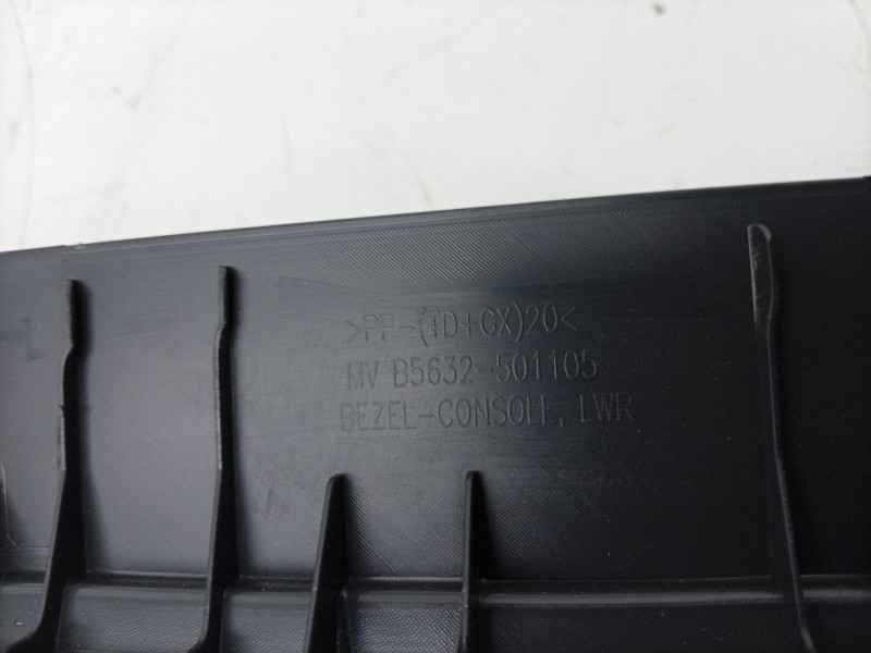 Recambio de moldura para kia ev9 100 gt-line awd referencia OEM IAM B5632501105 84625DO000 