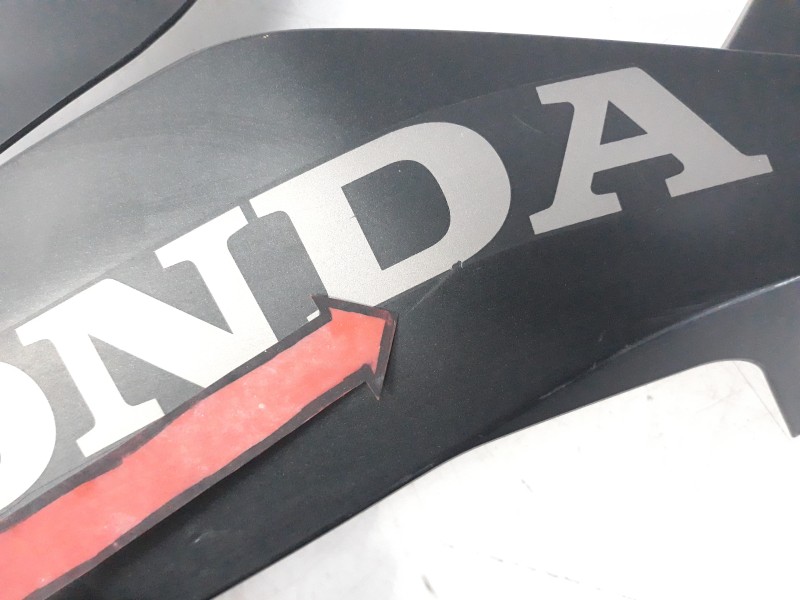 Recambio de moldura para honda cbr 650r referencia OEM IAM 64270MKND100  