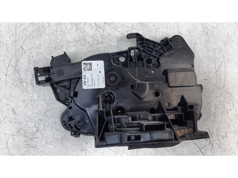 Recambio de cerradura puerta trasera izquierda para volkswagen t-cross 1.0 tsi referencia OEM IAM 10A839015  