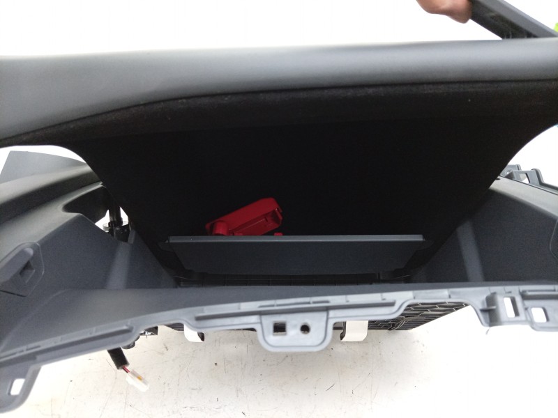Recambio de guantera para kia ev9 100 gt-line awd referencia OEM IAM  84510DO100CRN 
