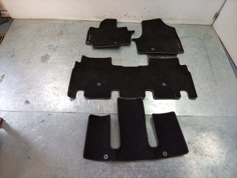 Recambio de juego alfombrillas para kia ev9 100 gt-line awd referencia OEM IAM  DO143ADE00 