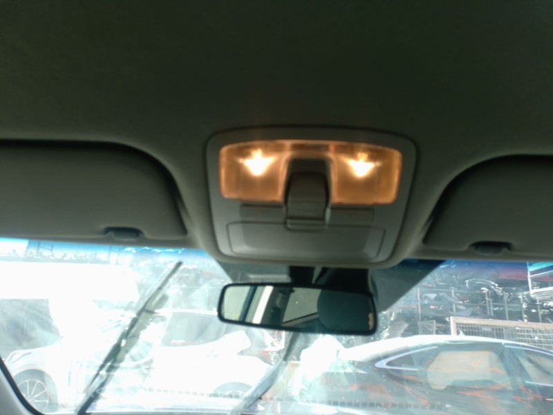 Recambio de luz interior para kg mobility tivoli referencia OEM IAM   