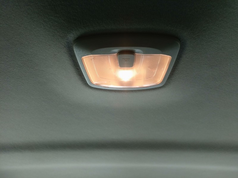 Recambio de luz interior para kg mobility tivoli referencia OEM IAM   