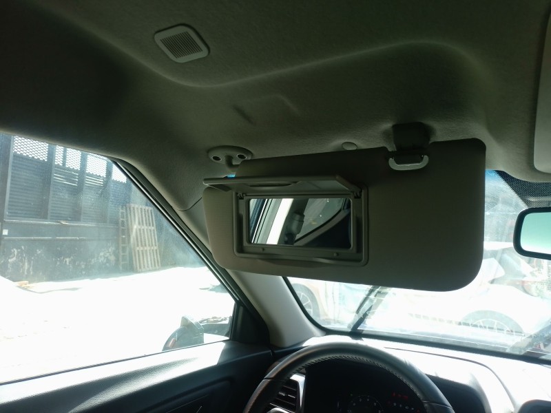 Recambio de parasol izquierdo para kg mobility tivoli referencia OEM IAM   