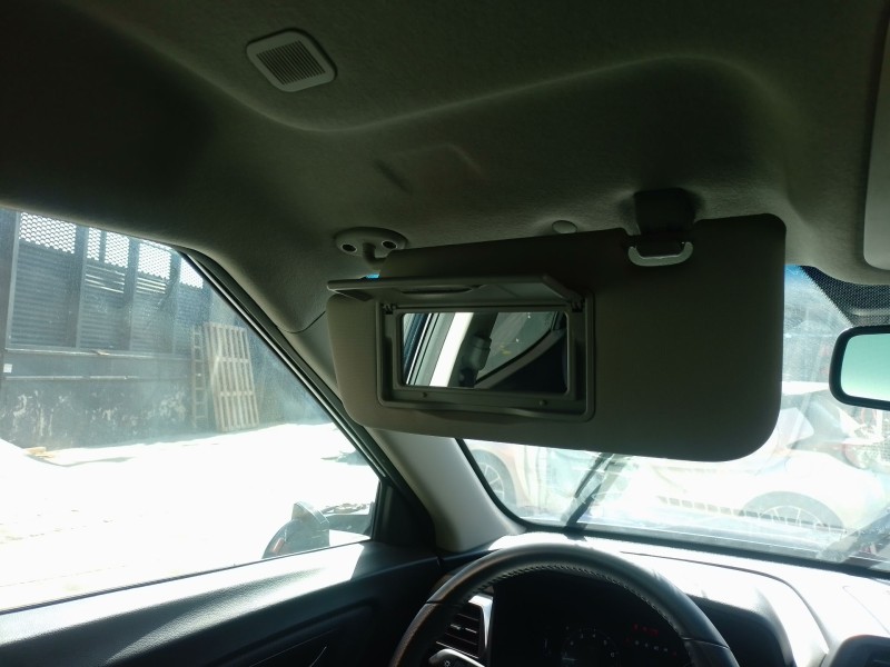 Recambio de parasol izquierdo para kg mobility tivoli referencia OEM IAM   