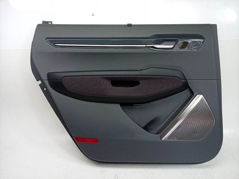 Recambio de guarnecido puerta trasera izquierda para kia ev9 100 gt-line awd referencia OEM IAM  83301DO000 
