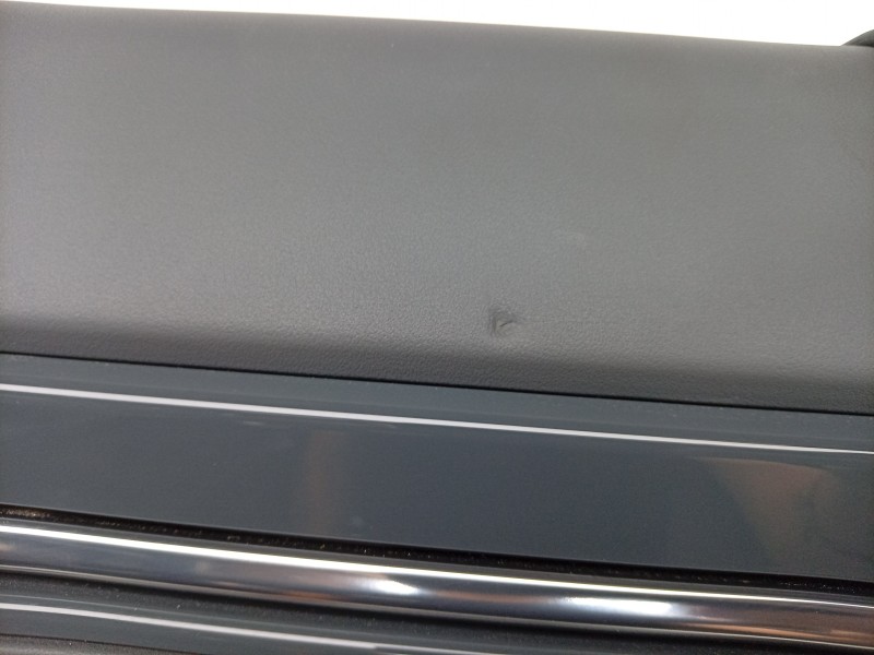 Recambio de guarnecido puerta trasera izquierda para kia ev9 100 gt-line awd referencia OEM IAM  83301DO000 