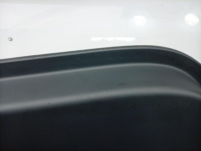 Recambio de guarnecido puerta trasera izquierda para kia ev9 100 gt-line awd referencia OEM IAM  83301DO000 