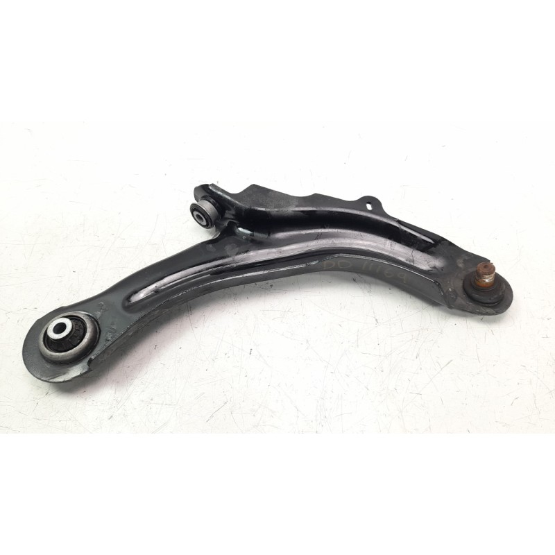 Recambio de brazo suspension inferior delantero derecho para renault captur 0.9 tce referencia OEM IAM 545045743R  ZWDRE011