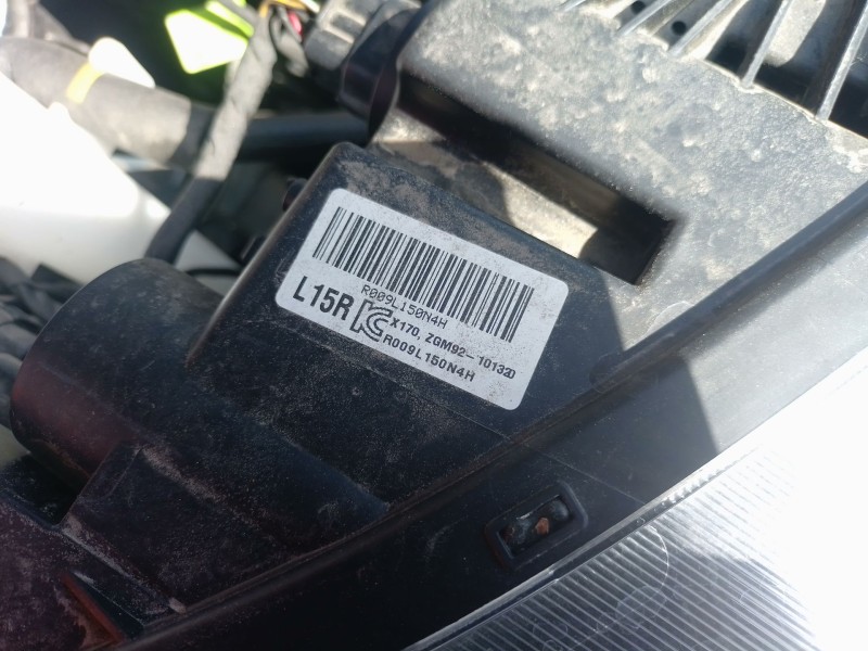 Recambio de faro derecho para kg mobility tivoli referencia OEM IAM   