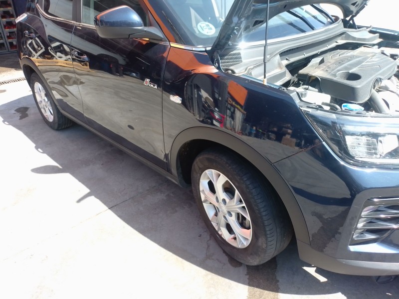 Recambio de aleta delantera derecha para kg mobility tivoli referencia OEM IAM   