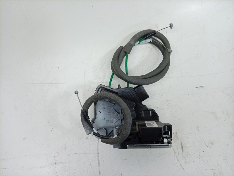 Recambio de cerradura puerta trasera derecha para ssangyong xlv suv e-xgi 160 referencia OEM IAM  7132035000 