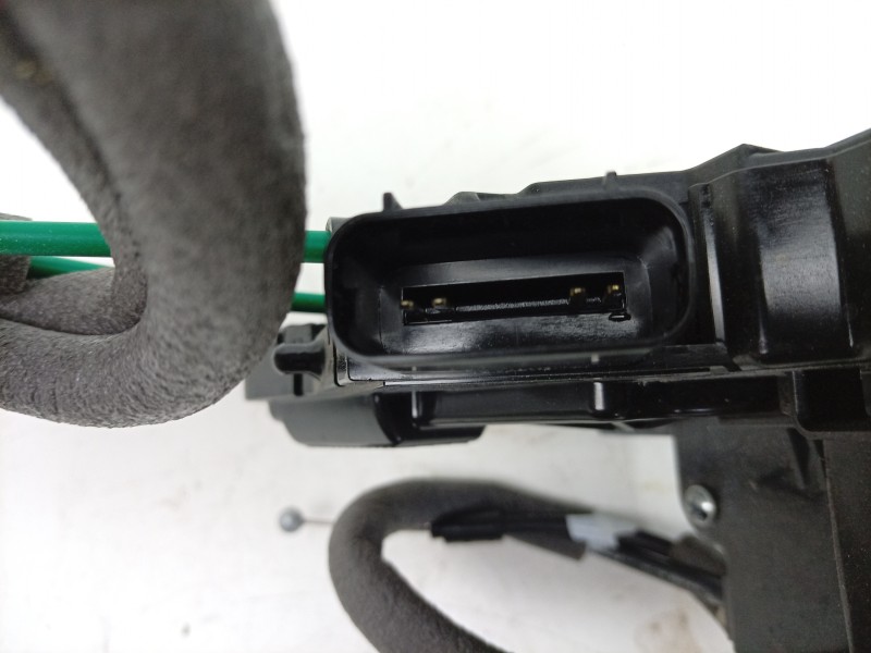Recambio de cerradura puerta trasera derecha para ssangyong xlv suv e-xgi 160 referencia OEM IAM  7132035000 