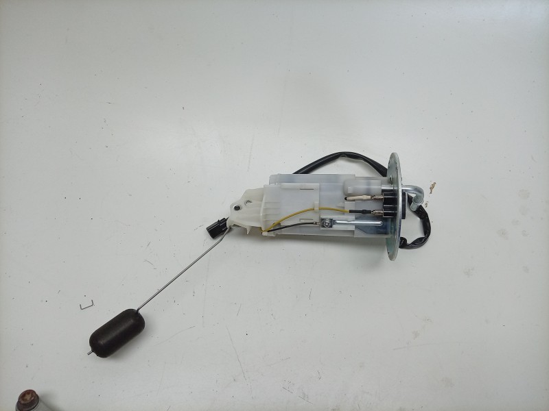 Recambio de bomba combustible para kawasaki zx-4r zx-4r referencia OEM IAM  490400788 