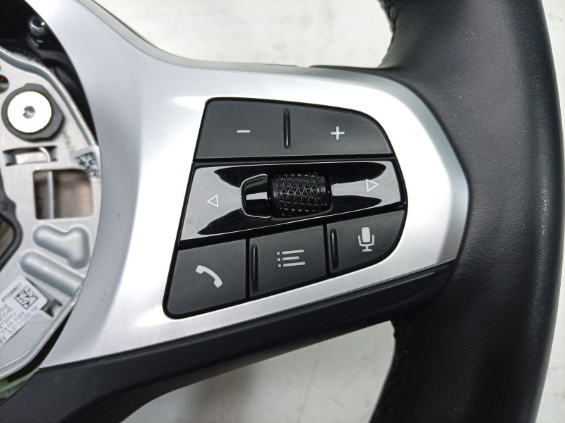 Recambio de volante para bmw i4 edrive 40 referencia OEM IAM  32308746675 