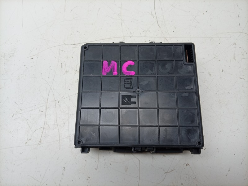 Recambio de caja reles / fusibles para ford fiesta vii (hj, hf) 1.0 ecoboost referencia OEM IAM  H1BT14D068AG 