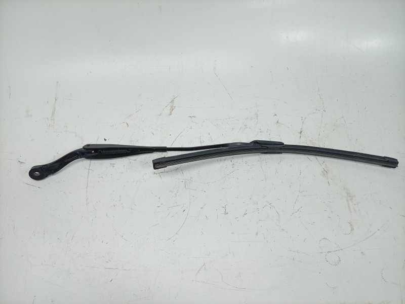 Recambio de brazo limpia delantero izquierdo para mercedes-benz cle cle 220d referencia OEM IAM A2068203701 A2068203701 